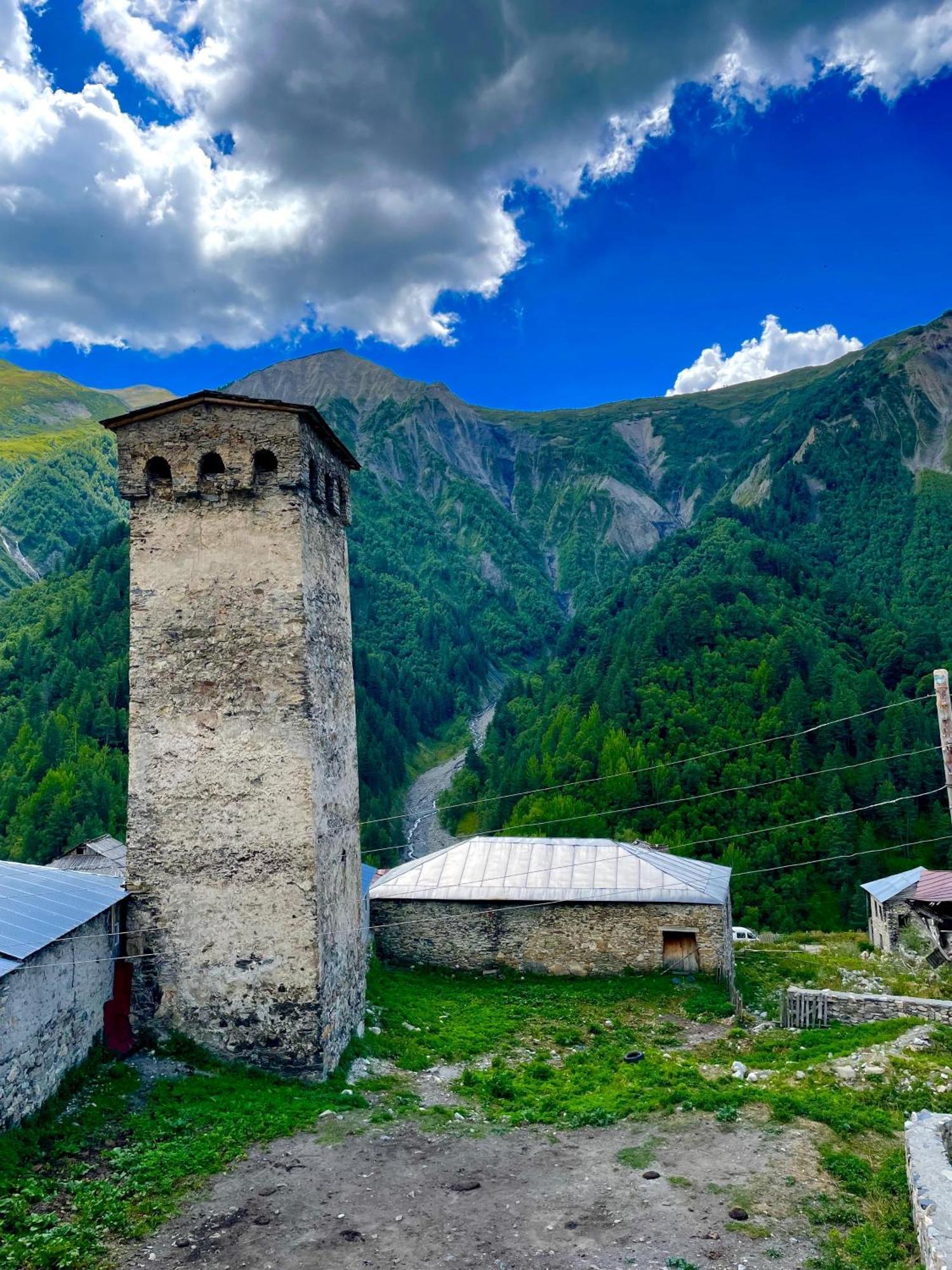 Old House Hotel Adishi Kültér fotó